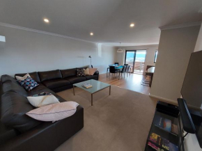 Billy Buttons, 3 Bedroom